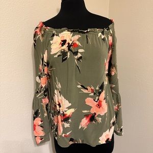 EUC White House Black Market Blouse - Size L